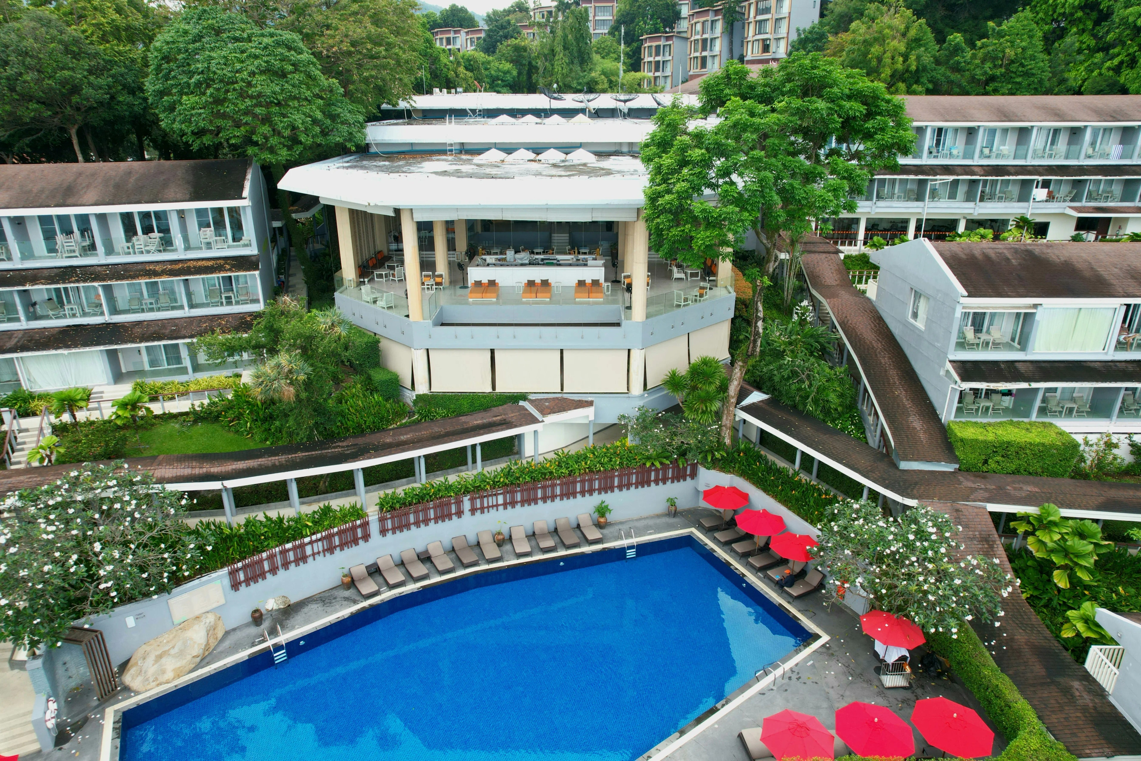 พนักงานขับรถบริการโรงแรม